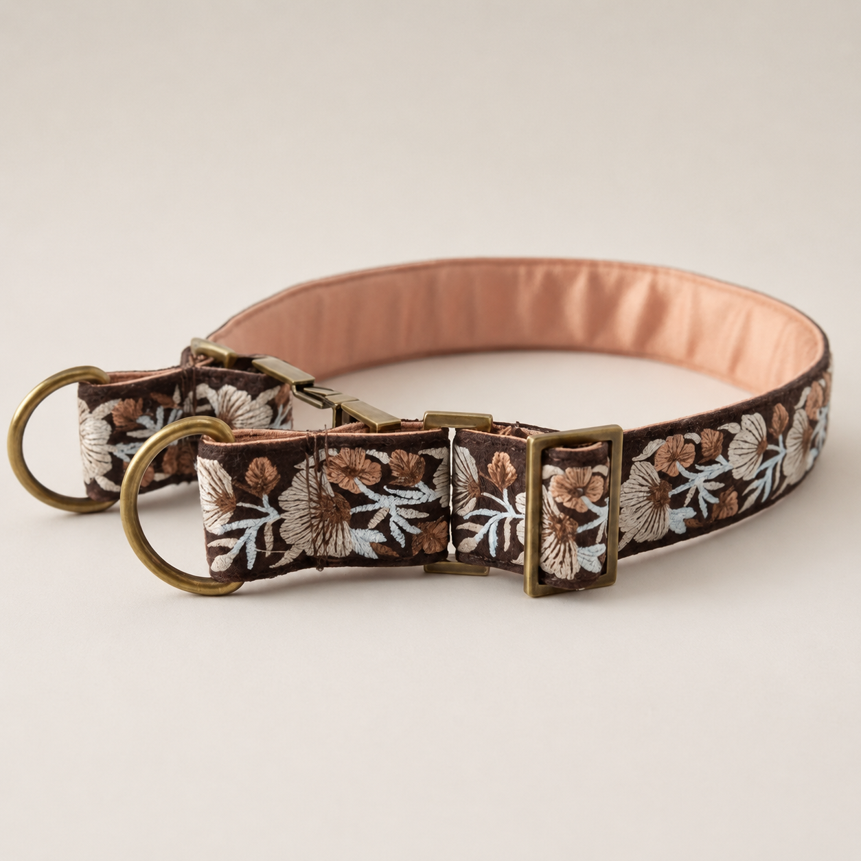 GoldBloom™ Martingale Collar
