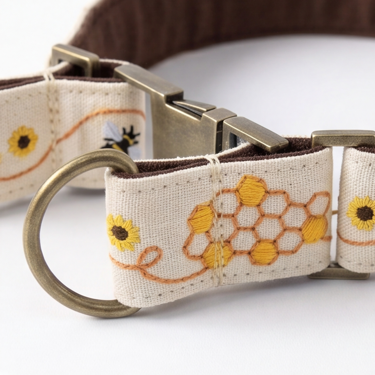Honey Drip™ Martingale Collar