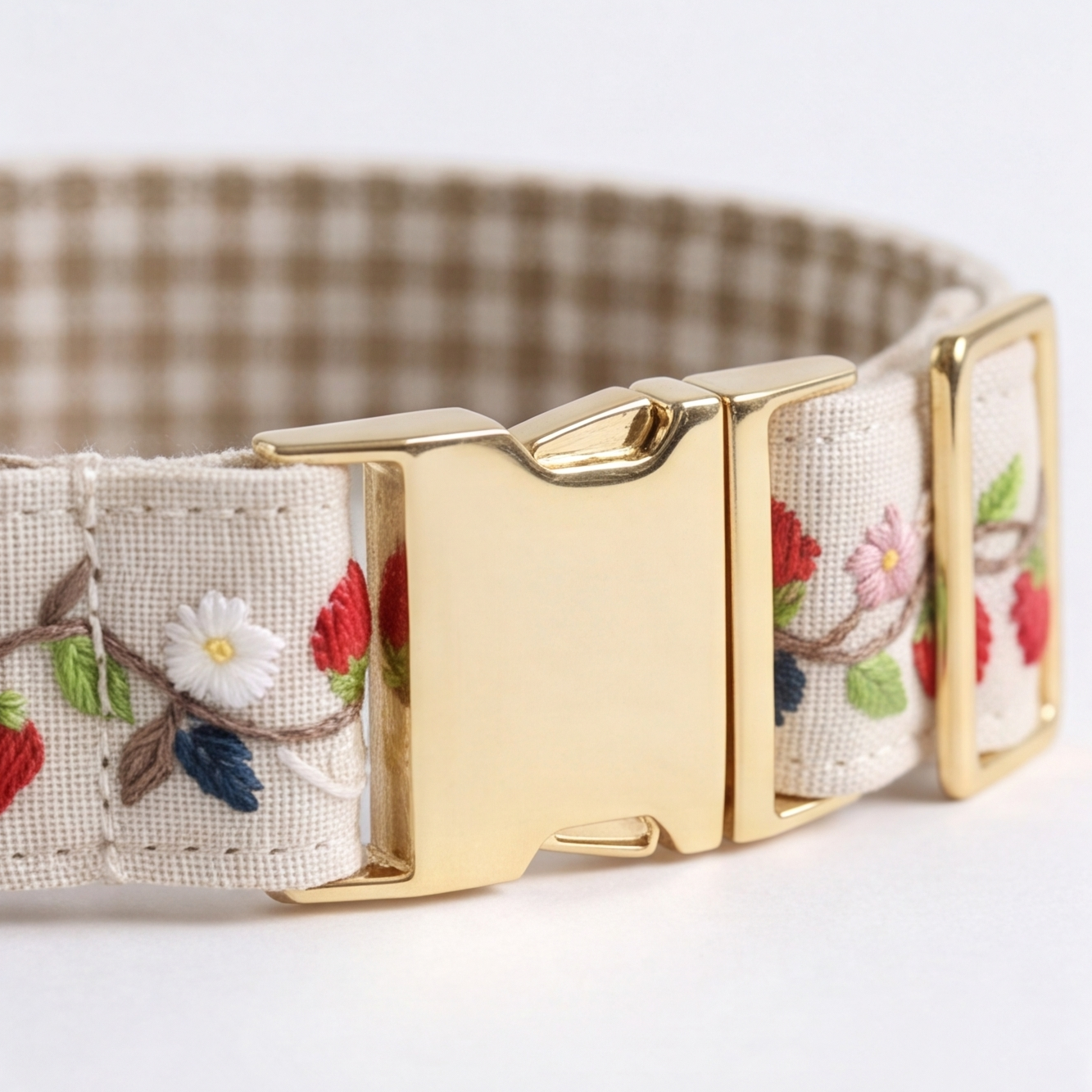 Berry Pop™ Neck Collar