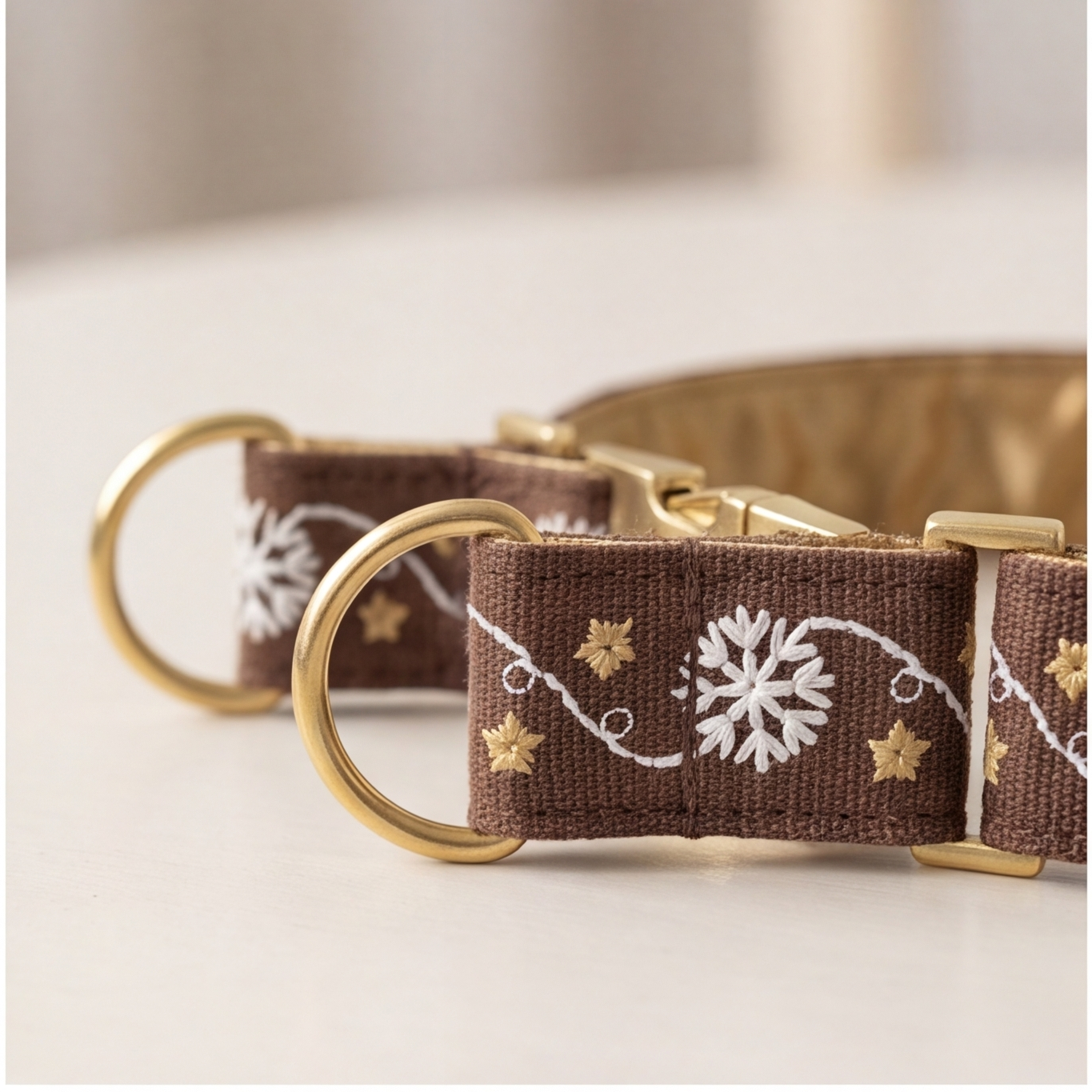 Starlit Noel™ Martingale Collar