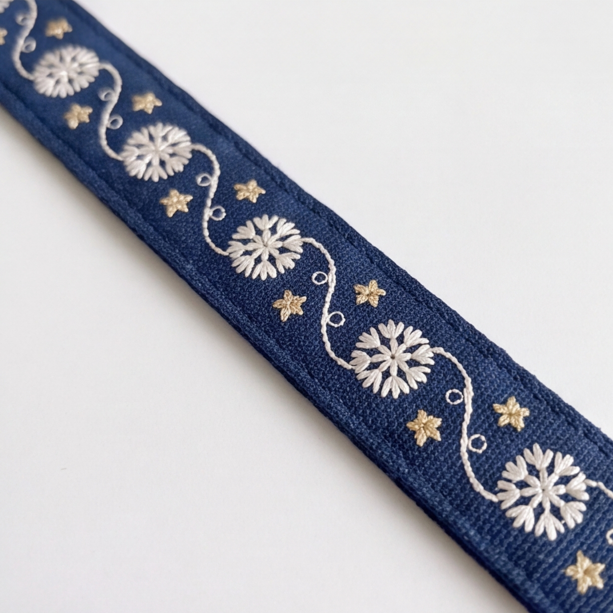 Starlit Noel™ Adjustable Leash