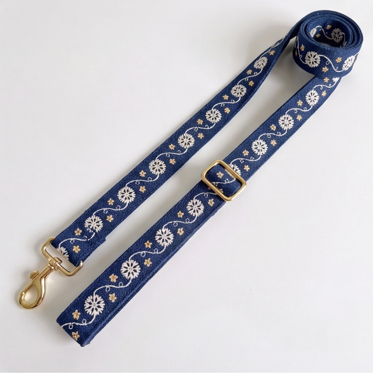 Starlit Noel™ Adjustable Leash
